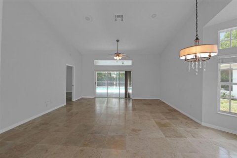 House in Weeki Wachee, Florida 3 bedrooms, 147.62 sq.m. № 2206803 - photo 14