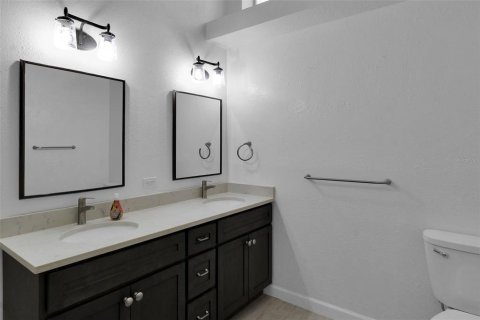 House in Weeki Wachee, Florida 3 bedrooms, 147.62 sq.m. № 2206803 - photo 21