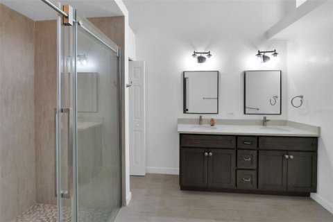 House in Weeki Wachee, Florida 3 bedrooms, 147.62 sq.m. № 2206803 - photo 23