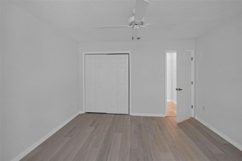 House in Weeki Wachee, Florida 3 bedrooms, 147.62 sq.m. № 2206803 - photo 30