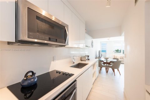 Copropriété à louer à Miami Beach, Floride: 48.77 m2 № 1867211 - photo 9