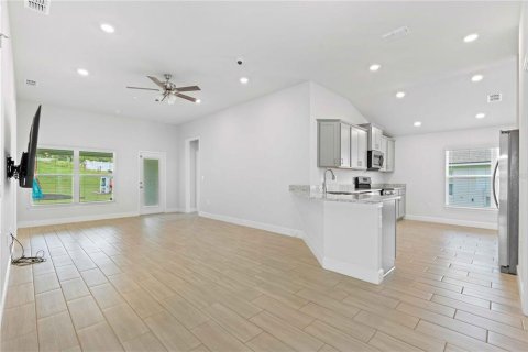 Villa ou maison à vendre à Dade City, Floride: 4 chambres, 168.62 m2 № 2406291 - photo 9