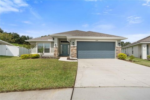 Villa ou maison à Dade City, Floride 4 chambres, 168.62 m2 № 2406291