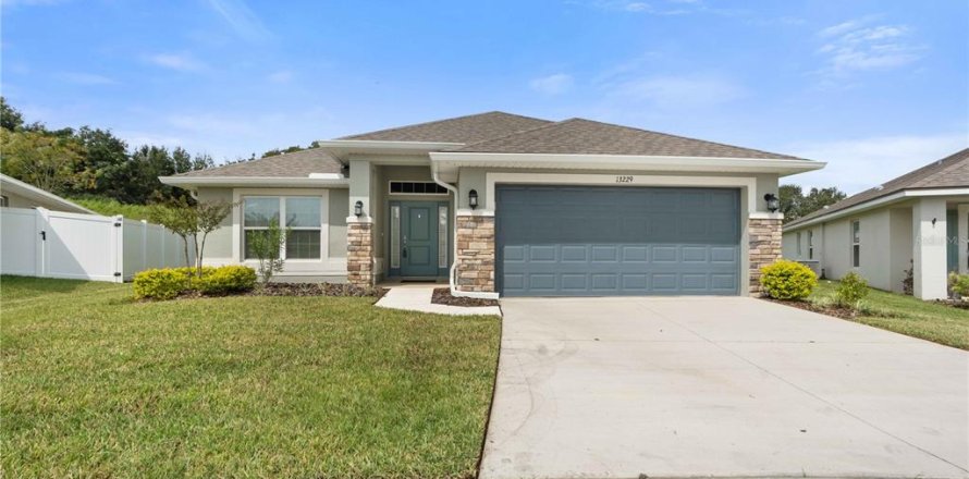 Villa ou maison à Dade City, Floride 4 chambres, 168.62 m2 № 2406291
