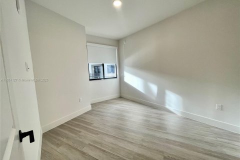 Apartamento en alquiler en Miami, Florida, 2 dormitorios, 92.25 m2 № 2015737 - foto 7