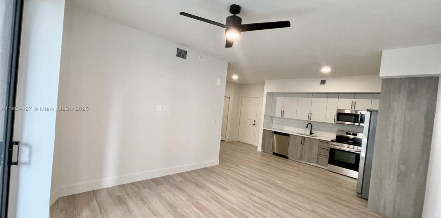 Apartamento en Miami, Florida 2 dormitorios, 92.25 m2 № 2015737