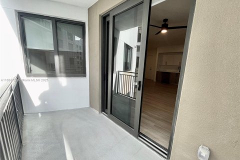 Apartamento en alquiler en Miami, Florida, 2 dormitorios, 92.25 m2 № 2015737 - foto 15