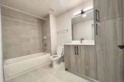 Apartamento en alquiler en Miami, Florida, 2 dormitorios, 92.25 m2 № 2015737 - foto 10