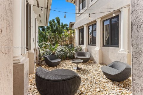 Купить виллу или дом в Катлер-Бей, Флорида 5 спален, 323.21м2, № 2005817 - фото 22