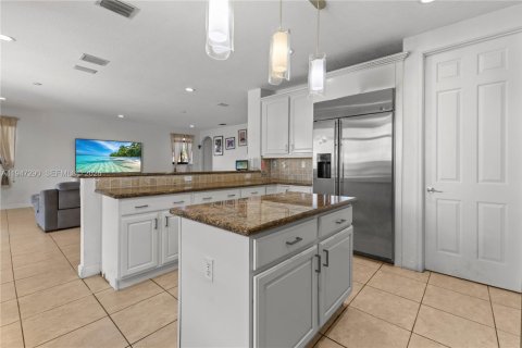 Купить виллу или дом в Катлер-Бей, Флорида 5 спален, 323.21м2, № 2005817 - фото 27