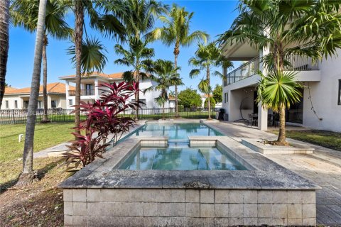 Купить виллу или дом в Катлер-Бей, Флорида 5 спален, 323.21м2, № 2005817 - фото 9