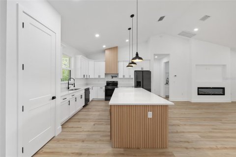 House in Ocala, Florida 4 bedrooms, 192.12 sq.m. № 1784298 - photo 6