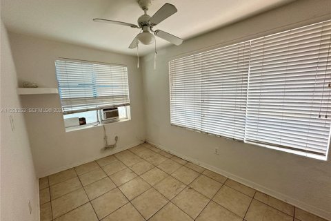 Copropriété à louer à Miami, Floride: 2 chambres, 57.13 m2 № 1996563 - photo 4