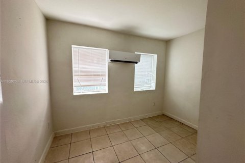 Copropriété à louer à Miami, Floride: 2 chambres, 57.13 m2 № 1996563 - photo 6
