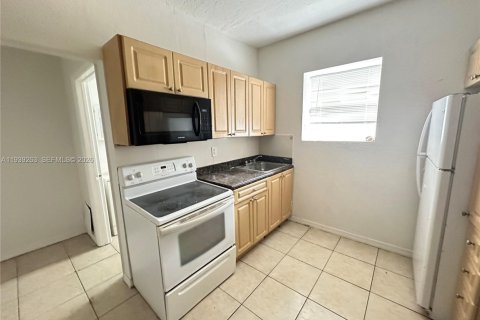 Copropriété à louer à Miami, Floride: 2 chambres, 57.13 m2 № 1996563 - photo 8