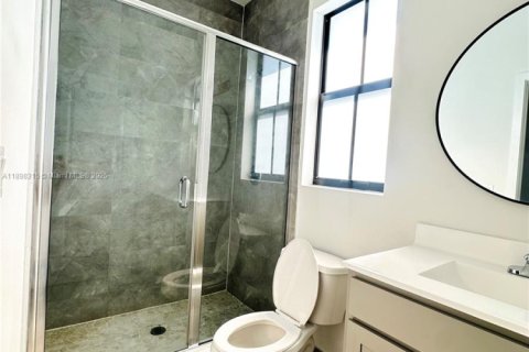 Villa ou maison à louer à Miami, Floride: 4 chambres, 282.24 m2 № 1949474 - photo 21