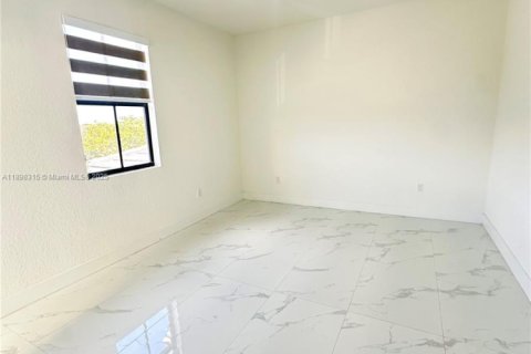 Villa ou maison à louer à Miami, Floride: 4 chambres, 282.24 m2 № 1949474 - photo 27
