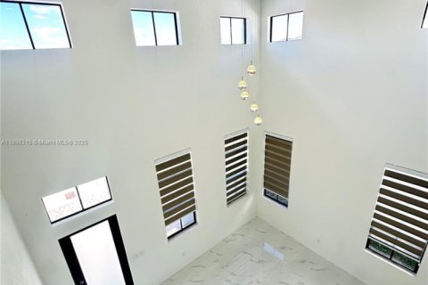 Villa ou maison à louer à Miami, Floride: 4 chambres, 282.24 m2 № 1949474 - photo 19