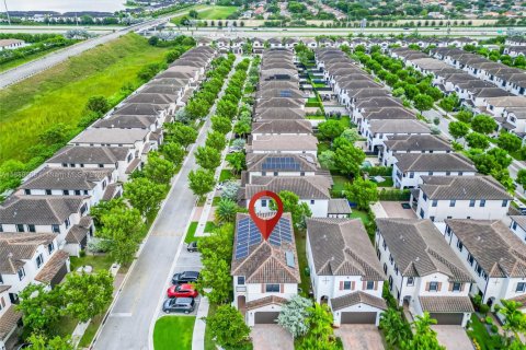 Villa ou maison à vendre à Hialeah, Floride: 3 chambres, 212.84 m2 № 1938933 - photo 21