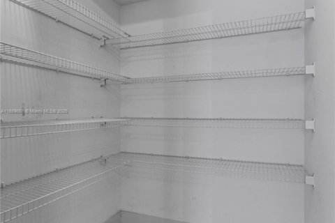 Villa ou maison à vendre à Hialeah, Floride: 3 chambres, 212.84 m2 № 1938933 - photo 8