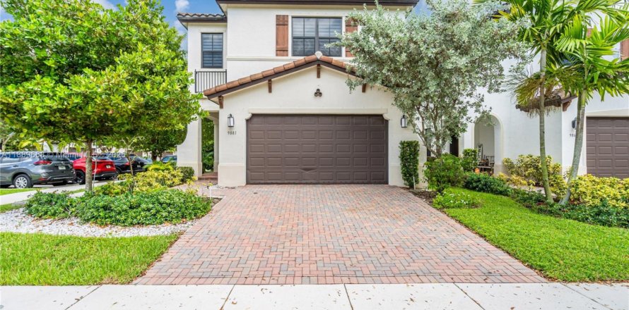 Villa ou maison à Hialeah, Floride 3 chambres, 212.84 m2 № 1938933