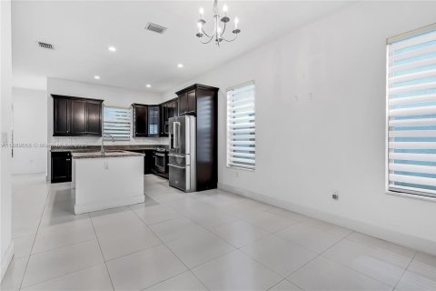Villa ou maison à vendre à Hialeah, Floride: 3 chambres, 212.84 m2 № 1938933 - photo 6
