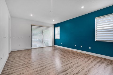 Villa ou maison à vendre à Hialeah, Floride: 3 chambres, 212.84 m2 № 1938933 - photo 11