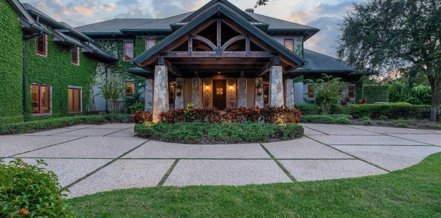 Villa ou maison à Melbourne, Floride 8 chambres, 1009.75 m2 № 2125276