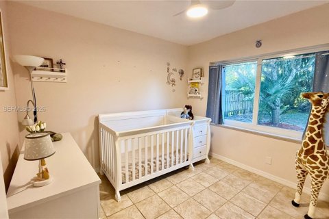 Casa en venta en Miami, Florida, 4 dormitorios, 159.7 m2 № 2040387 - foto 2