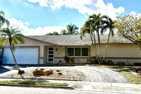 Villa ou maison à Miami, Floride 4 chambres, 159.7 m2 № 2040387