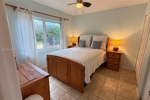 Casa en venta en Miami, Florida, 4 dormitorios, 159.7 m2 № 2040387 - foto 5