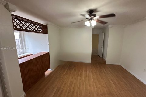 Casa en venta en Miami, Florida, 4 dormitorios, 159.7 m2 № 2040387 - foto 17