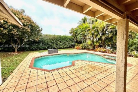 Casa en venta en Miami, Florida, 4 dormitorios, 159.7 m2 № 2040387 - foto 19