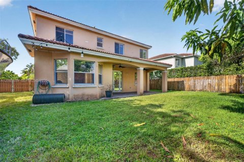 House in Cutler Bay, Florida 4 bedrooms, 233.56 sq.m. № 2069654 - photo 30