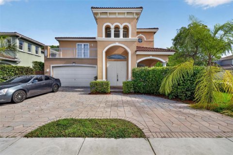 House in Cutler Bay, Florida 4 bedrooms, 233.56 sq.m. № 2069654