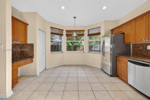 House in Cutler Bay, Florida 4 bedrooms, 233.56 sq.m. № 2069654 - photo 17