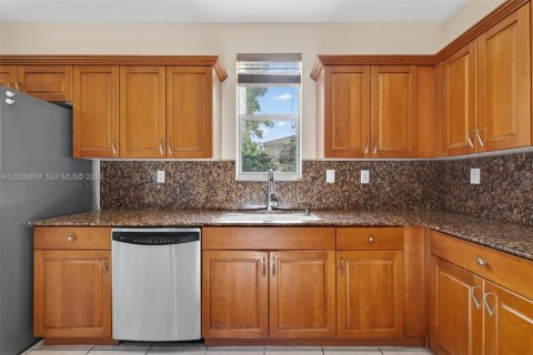 House in Cutler Bay, Florida 4 bedrooms, 233.56 sq.m. № 2069654 - photo 21