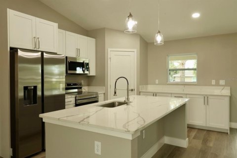 House in Ocklawaha, Florida 3 bedrooms, 134.52 sq.m. № 1894840 - photo 3
