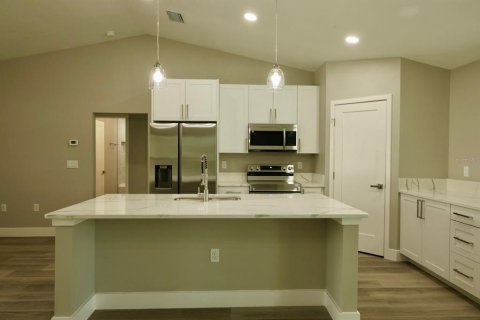 House in Ocklawaha, Florida 3 bedrooms, 134.52 sq.m. № 1894840 - photo 5