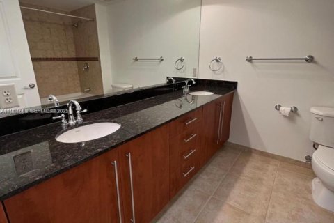 Copropriété à louer à Miami, Floride: 2 chambres, 109.9 m2 № 1976633 - photo 5