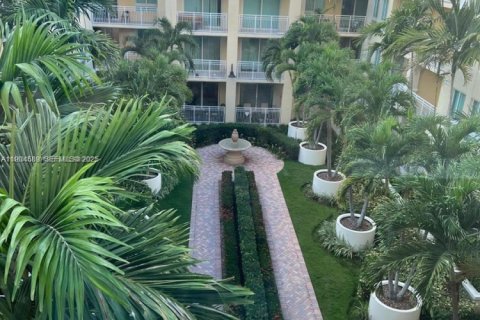 Copropriété à louer à Miami, Floride: 2 chambres, 109.9 m2 № 1976633 - photo 25