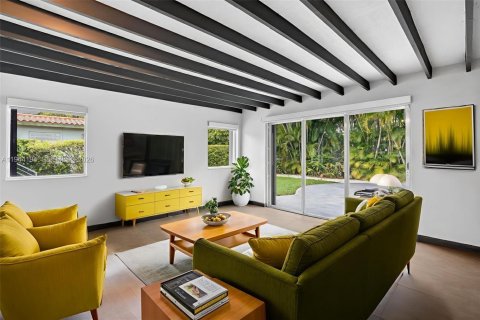 Casa en venta en Miami, Florida, 4 dormitorios, 189.89 m2 № 2001030 - foto 17