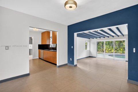 Casa en venta en Miami, Florida, 4 dormitorios, 189.89 m2 № 2001030 - foto 9