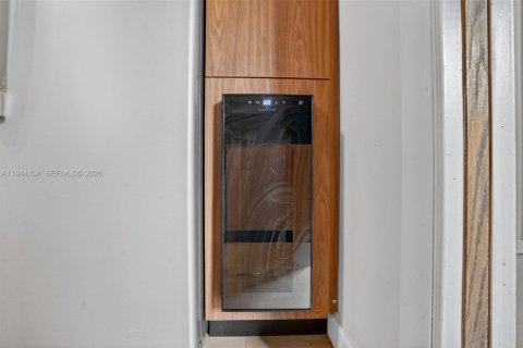 Casa en venta en Miami, Florida, 4 dormitorios, 189.89 m2 № 2001030 - foto 22