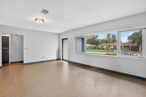 Casa en venta en Miami, Florida, 4 dormitorios, 189.89 m2 № 2001030 - foto 8