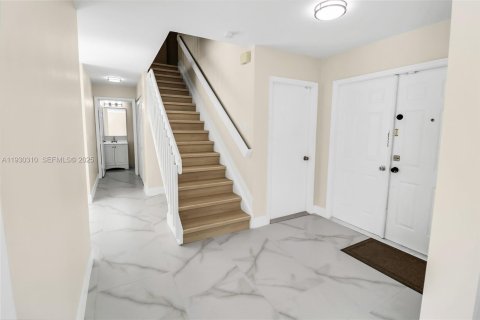 Casa en venta en Plantation, Florida, 4 dormitorios, 243.59 m2 № 1989060 - foto 13