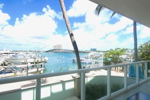 Copropriété à louer à Palm Beach Shores, Floride: 2 chambres, 247.31 m2 № 2261849 - photo 3