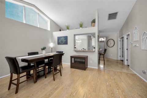 House in Palm Harbor, Florida 4 bedrooms, 141.77 sq.m. № 1843555 - photo 17