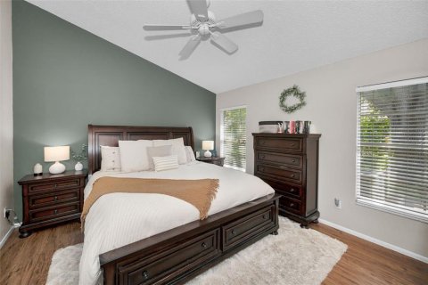 House in Palm Harbor, Florida 4 bedrooms, 141.77 sq.m. № 1843555 - photo 28