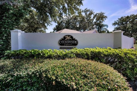 House in Palm Harbor, Florida 4 bedrooms, 141.77 sq.m. № 1843555 - photo 2